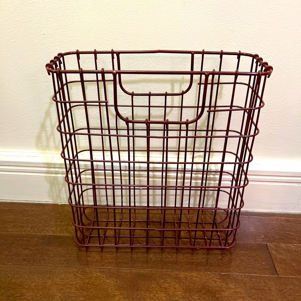 Wired holder for bags, newspaper, small toys